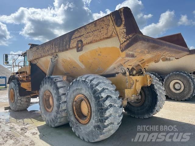 Volvo A40D Шарнирно-сочленённые самосвалы