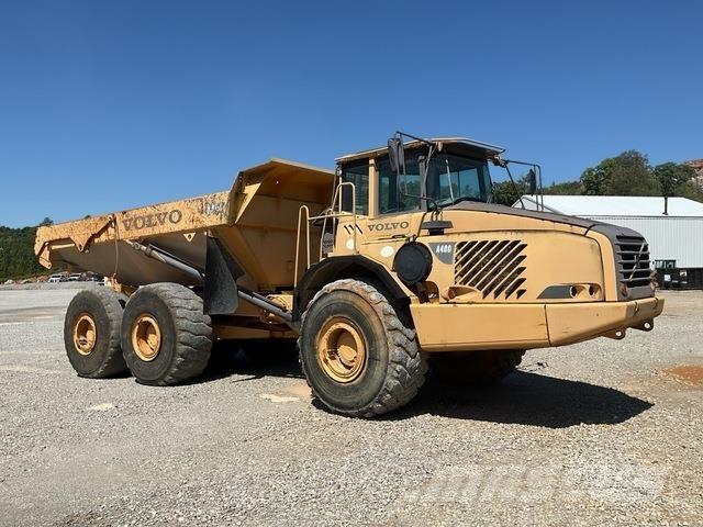 Volvo A40D Шарнирно-сочленённые самосвалы