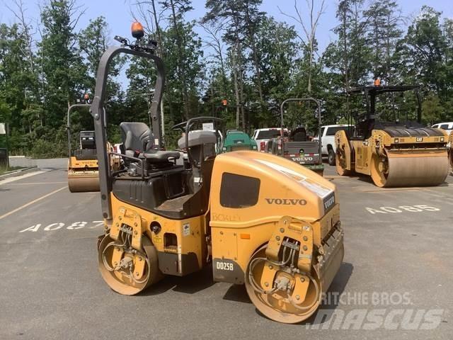 Volvo DD25B Катки тротуарные