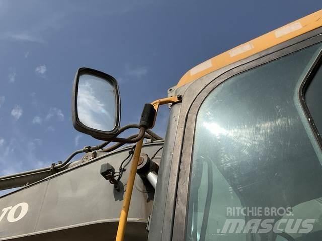 Volvo EC210D Гусеничные экскаваторы