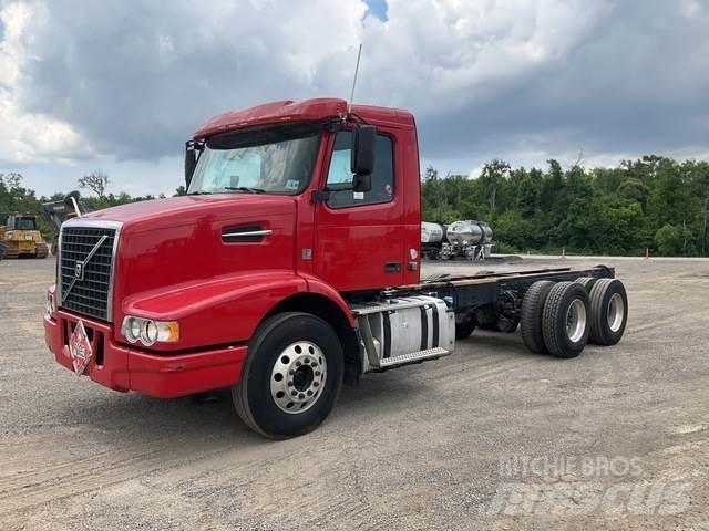 Volvo VHD64B Кабины