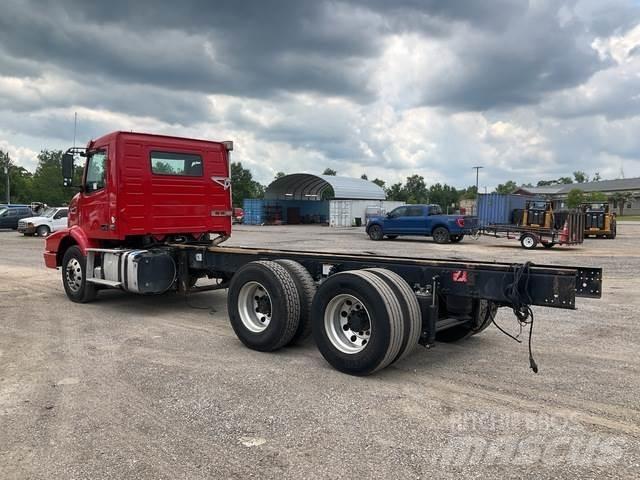 Volvo VHD64B Кабины