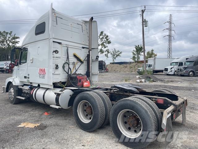 Volvo VLN670 Седельные тягачи