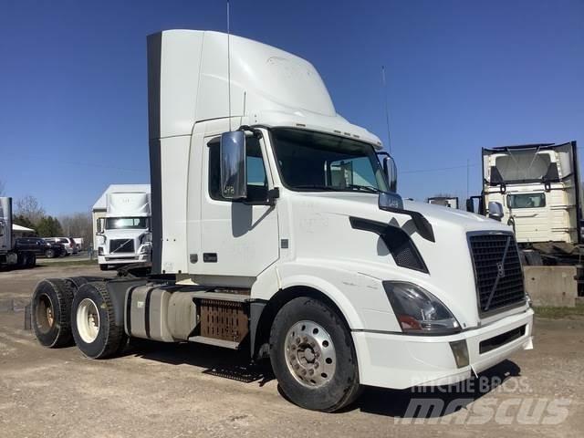 Volvo VNL Седельные тягачи