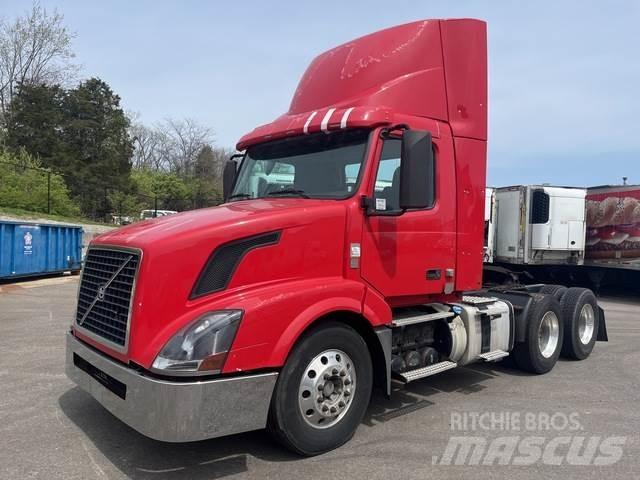 Volvo VNL Седельные тягачи