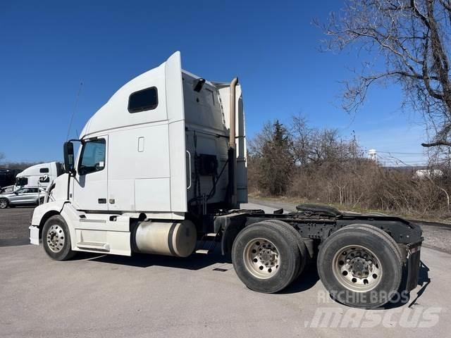 Volvo VNL Седельные тягачи