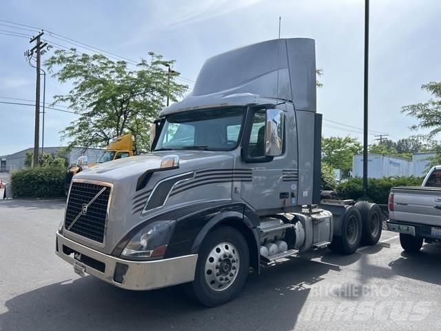 Volvo VNL Седельные тягачи