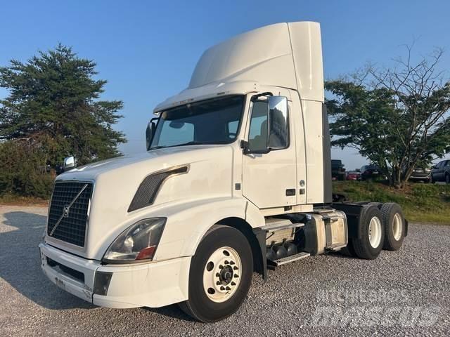 Volvo VNL Седельные тягачи