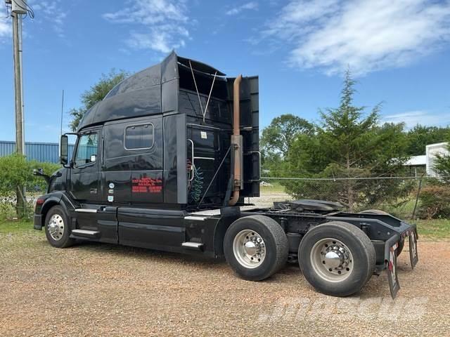 Volvo VNL Седельные тягачи