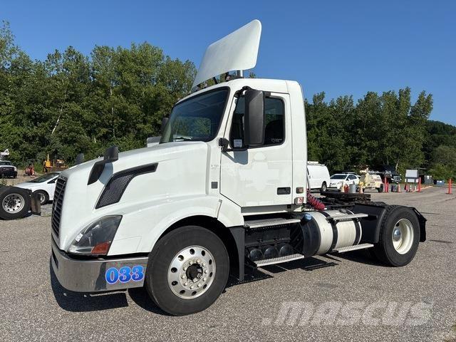 Volvo VNL Седельные тягачи