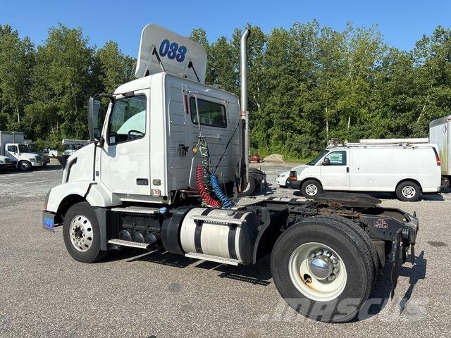 Volvo VNL Седельные тягачи