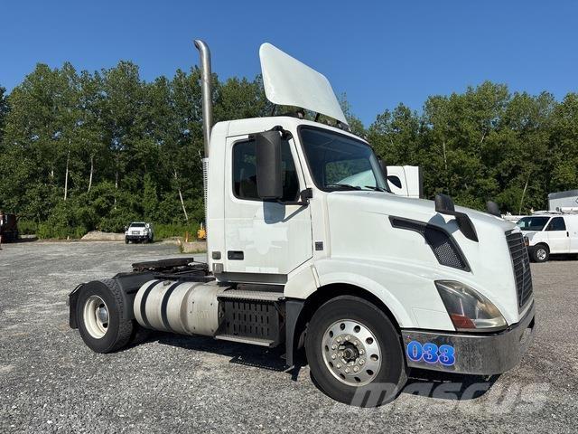 Volvo VNL Седельные тягачи