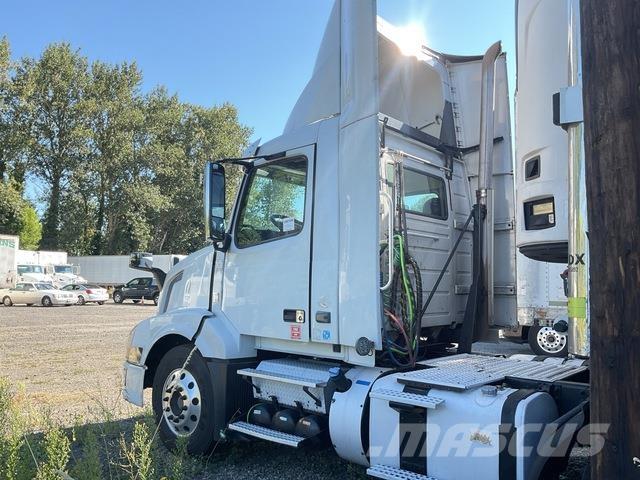 Volvo VNL Седельные тягачи