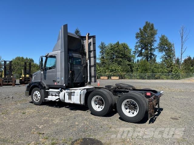 Volvo VNL Седельные тягачи