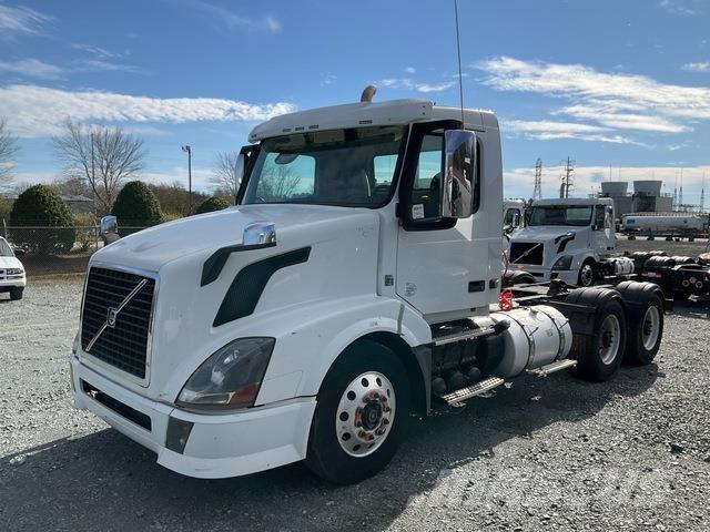 Volvo VNL Седельные тягачи