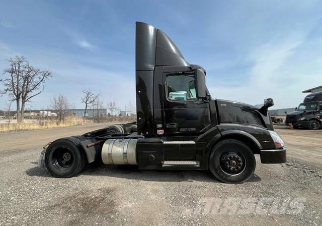 Volvo VNL Седельные тягачи