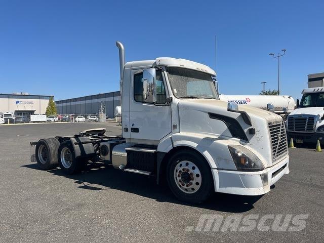 Volvo VNL Седельные тягачи
