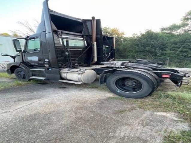 Volvo VNL Седельные тягачи