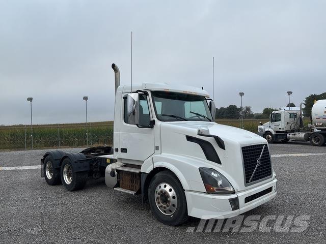 Volvo VNL Седельные тягачи