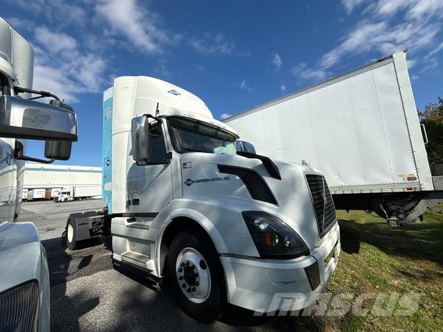 Volvo VNL Седельные тягачи