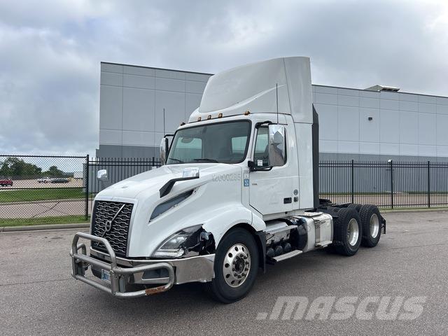 Volvo VNL 300 Седельные тягачи