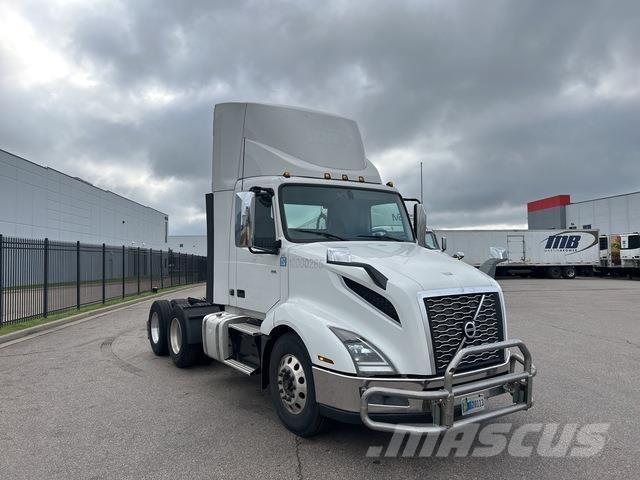 Volvo VNL 300 Седельные тягачи