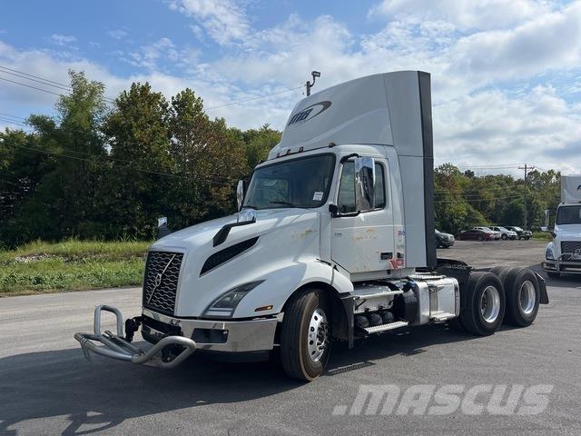 Volvo VNL 300 Седельные тягачи