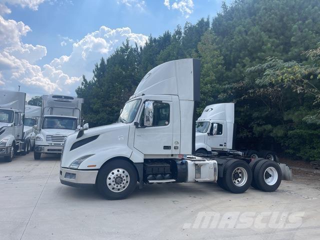 Volvo VNL300 Седельные тягачи