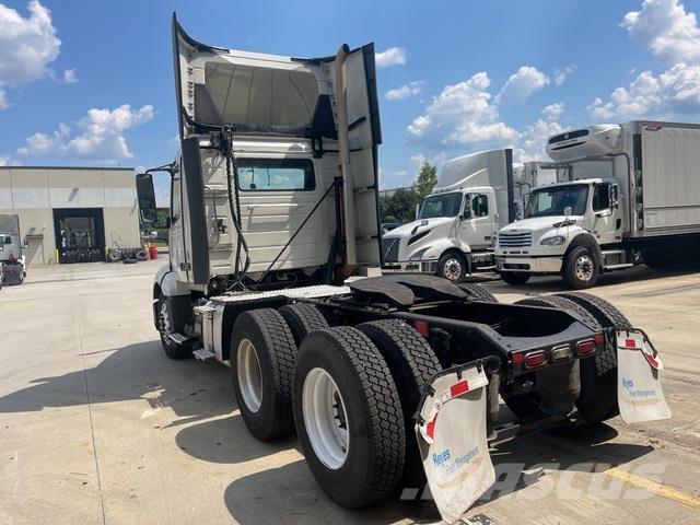 Volvo VNL300 Седельные тягачи