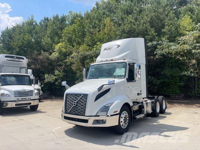 Volvo VNL300 Седельные тягачи