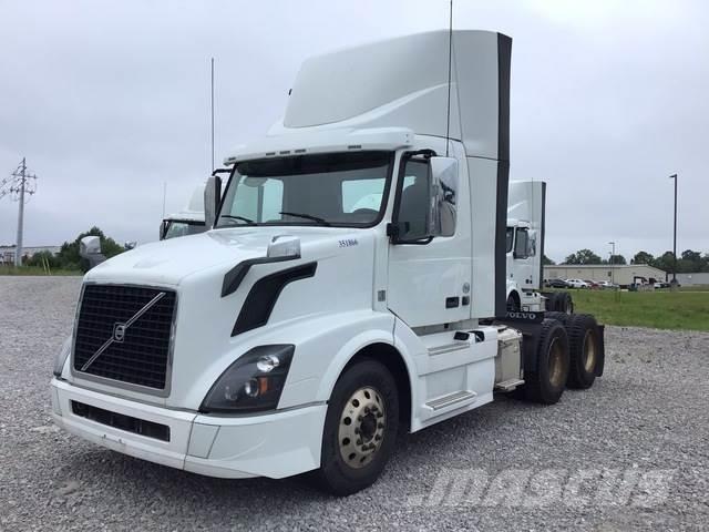 Volvo VNL300 Седельные тягачи