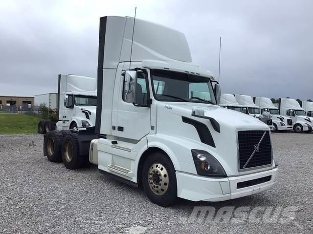 Volvo VNL300 Седельные тягачи