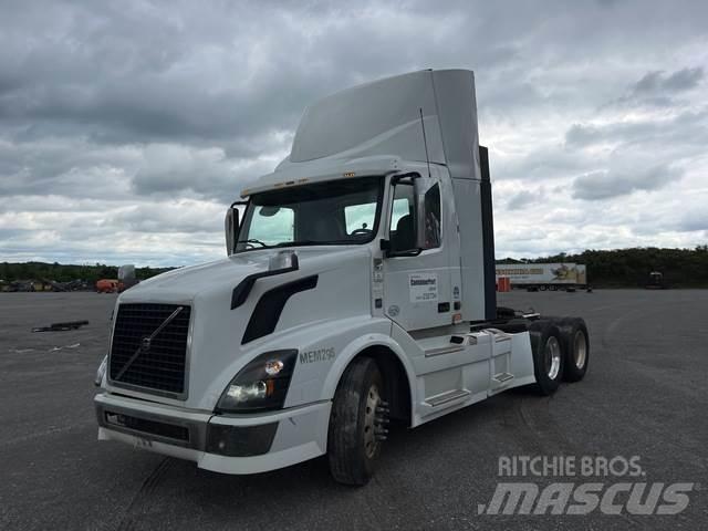 Volvo VNL64300 Седельные тягачи