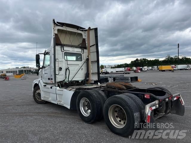 Volvo VNL64300 Седельные тягачи