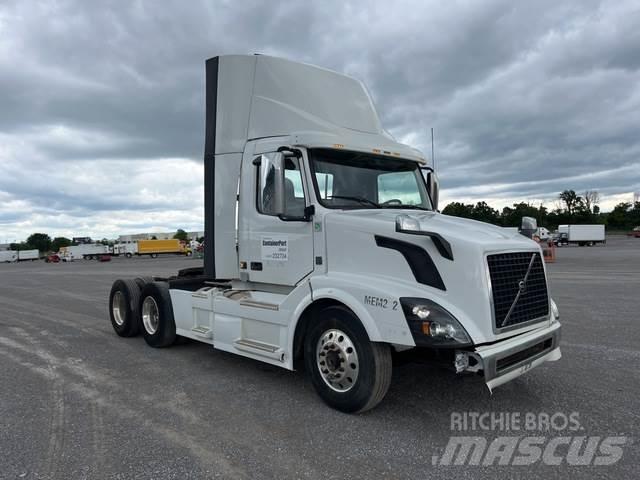 Volvo VNL64300 Седельные тягачи
