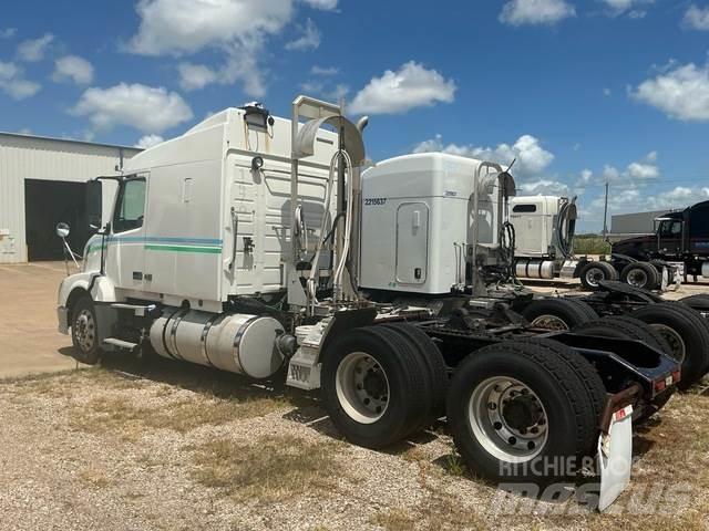Volvo VNL64T Седельные тягачи