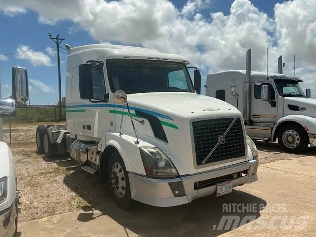 Volvo VNL64T Седельные тягачи