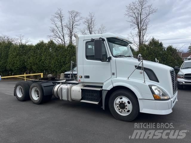 Volvo VNL64T Седельные тягачи
