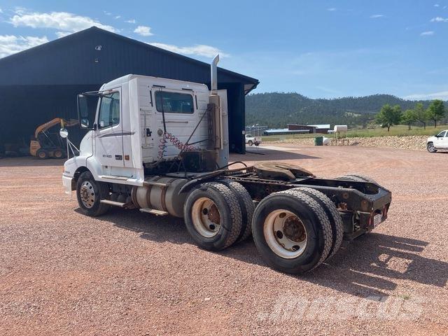 Volvo VNL64T Седельные тягачи