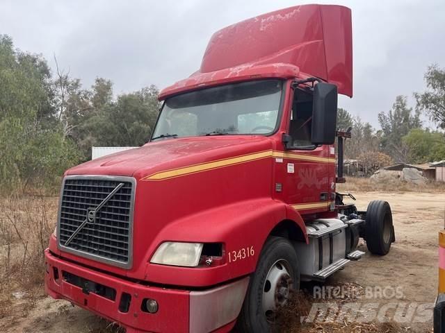 Volvo VNM Седельные тягачи