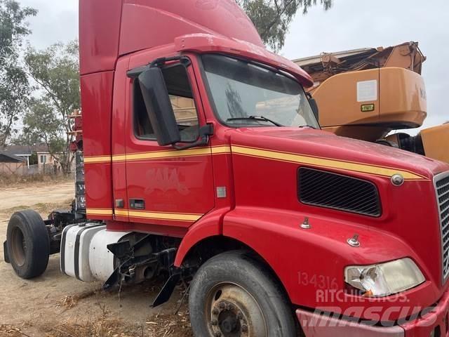 Volvo VNM Седельные тягачи