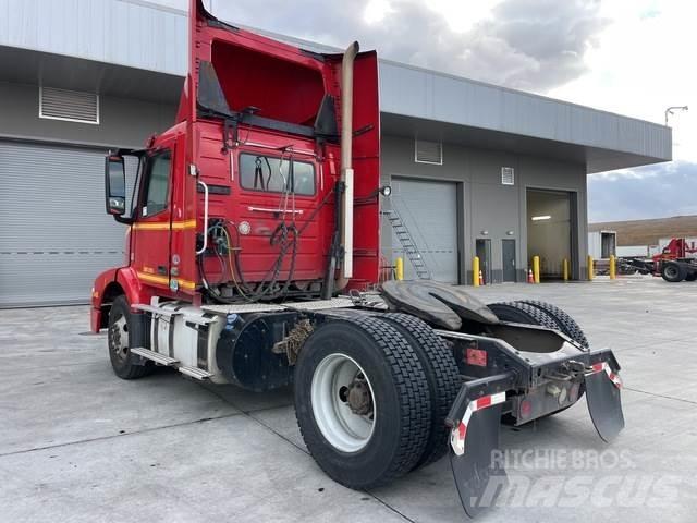 Volvo VNM Седельные тягачи