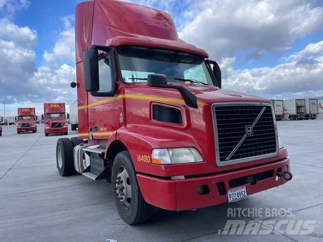 Volvo VNM Седельные тягачи