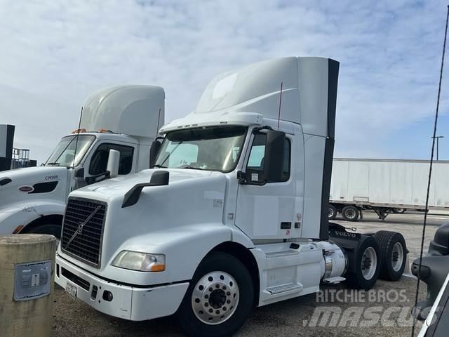 Volvo VNM Седельные тягачи