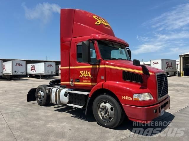 Volvo VNM Седельные тягачи
