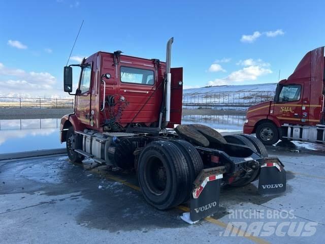 Volvo VNM Седельные тягачи