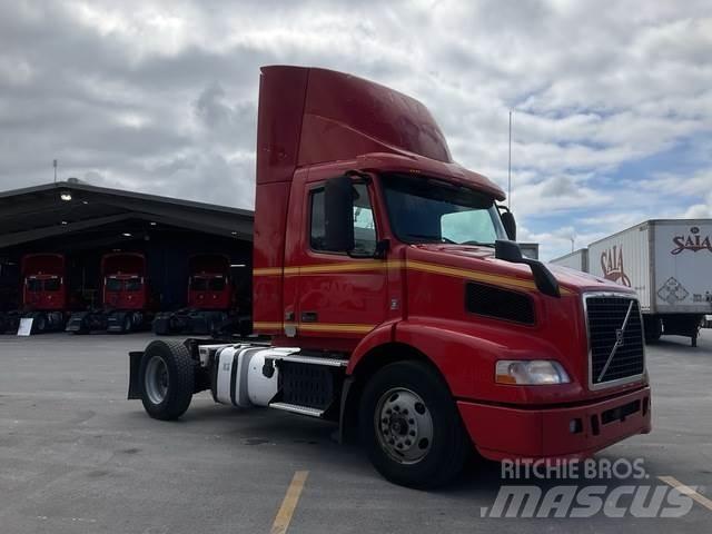 Volvo VNM Седельные тягачи