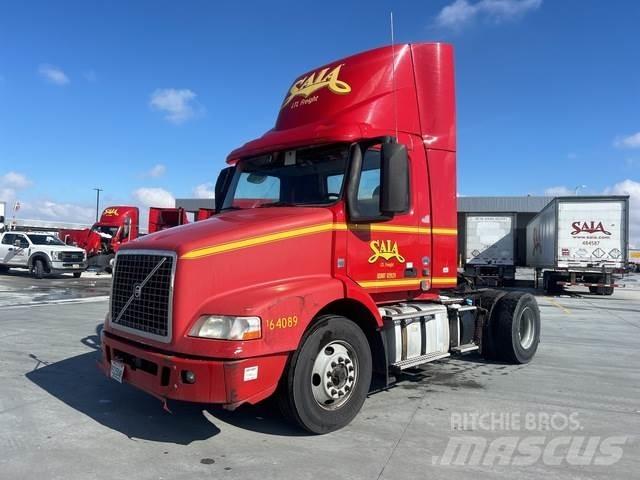 Volvo VNM Седельные тягачи