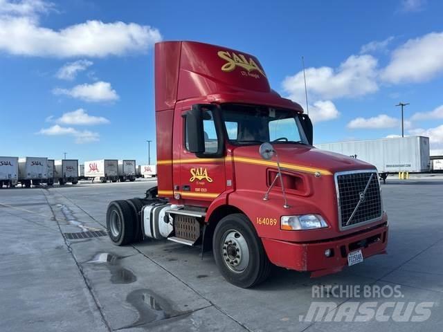 Volvo VNM Седельные тягачи