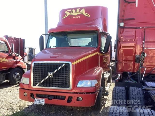 Volvo VNM Седельные тягачи